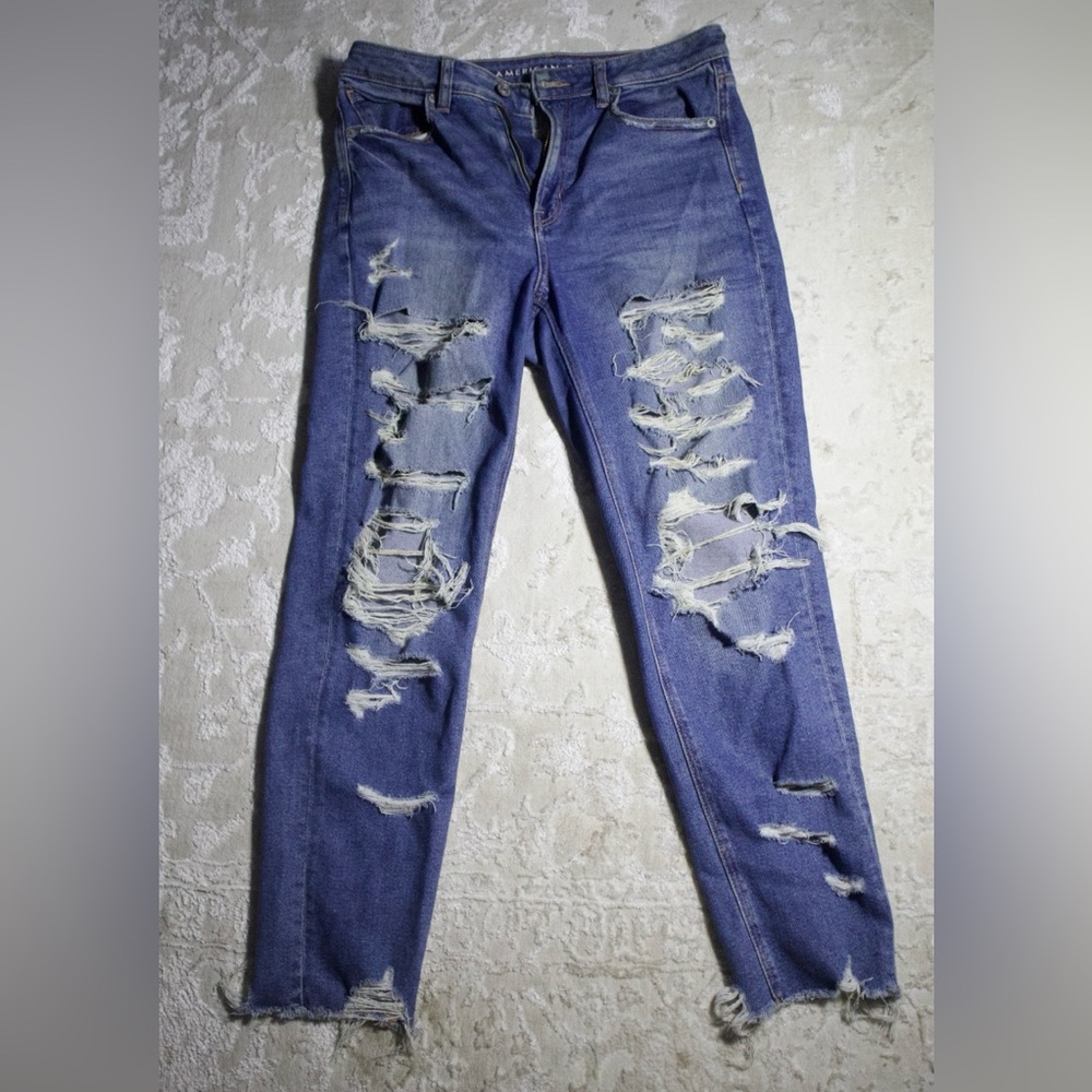 American Eagle | High Rise Blue Distressed Jeans
